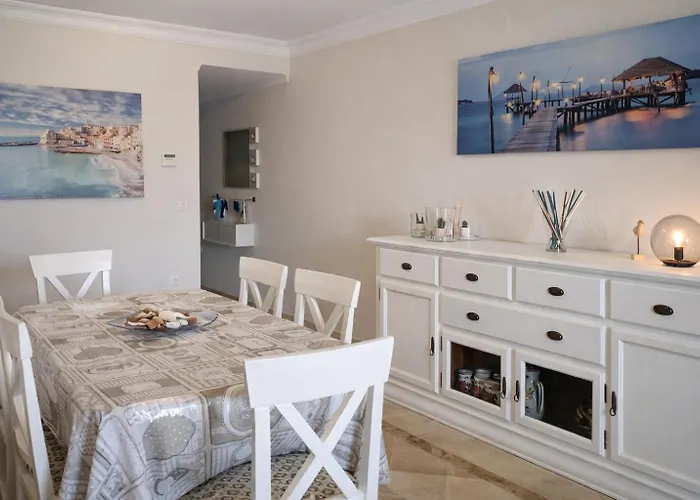 Las Camelias Appartement *